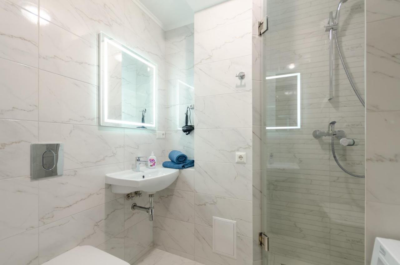 Artal Apartment On Obolonskyi Avenue 16 Kiev Exterior foto