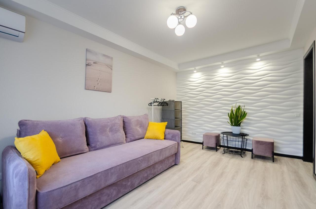 Artal Apartment On Obolonskyi Avenue 16 Kiev Exterior foto