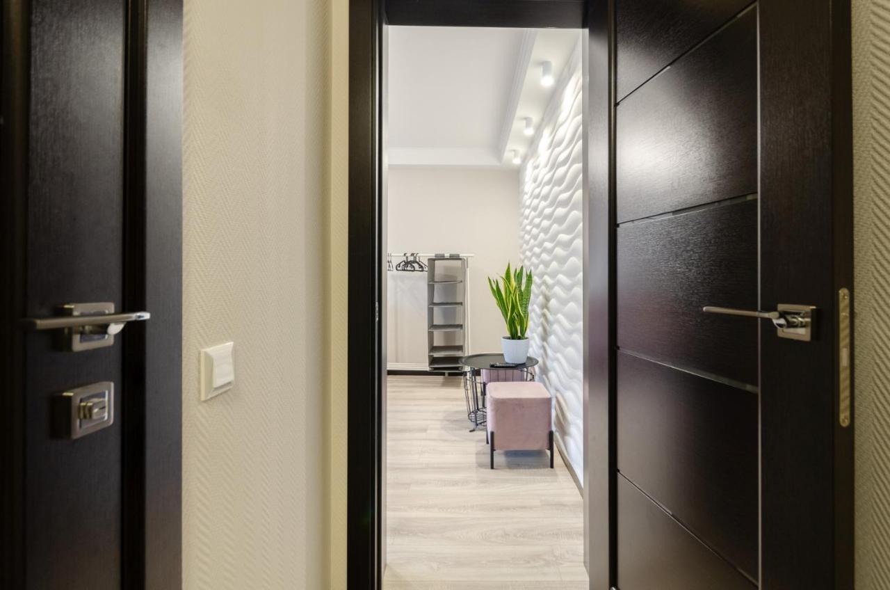 Artal Apartment On Obolonskyi Avenue 16 Kiev Exterior foto