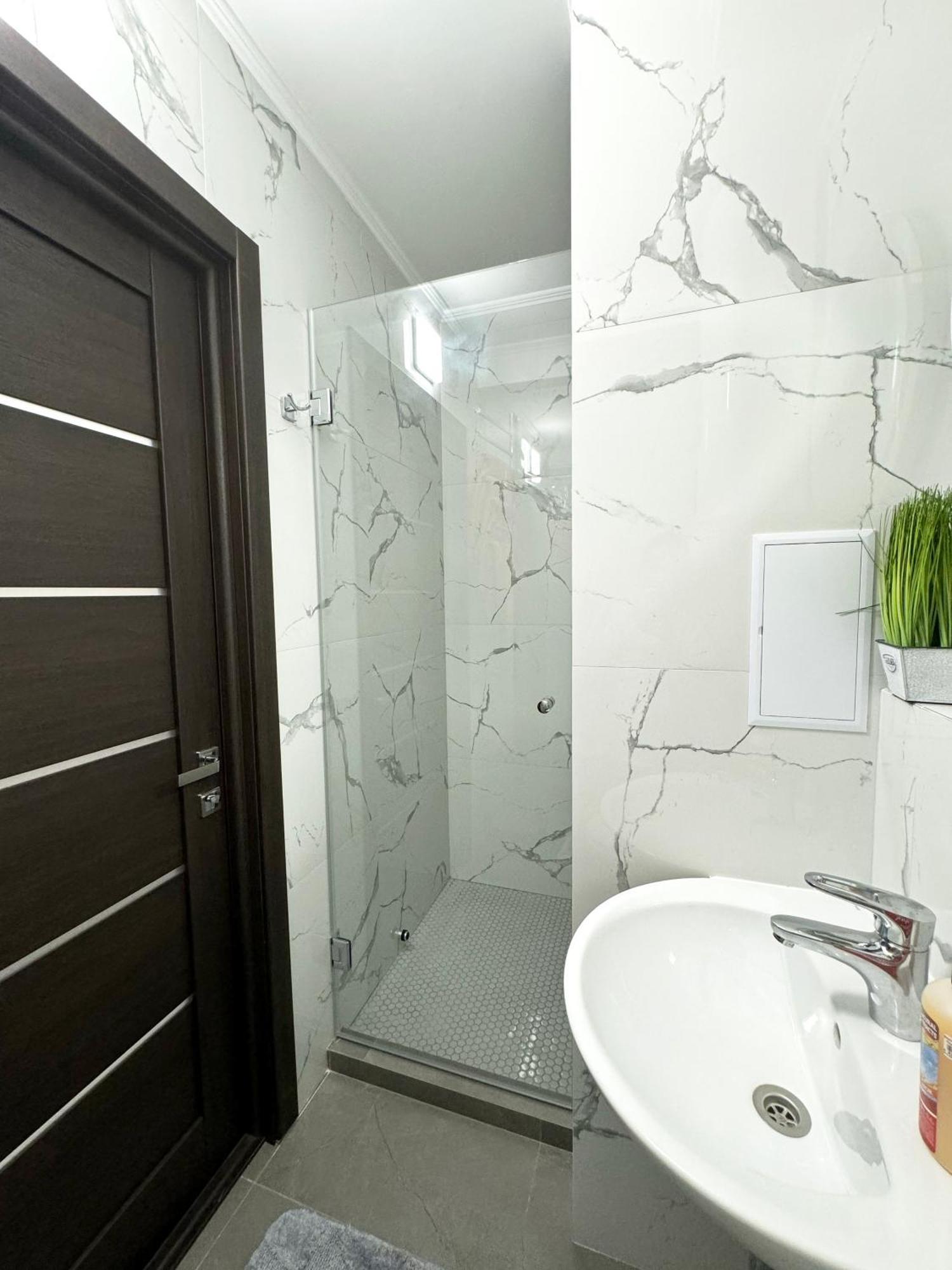 Artal Apartment On Obolonskyi Avenue 16 Kiev Exterior foto